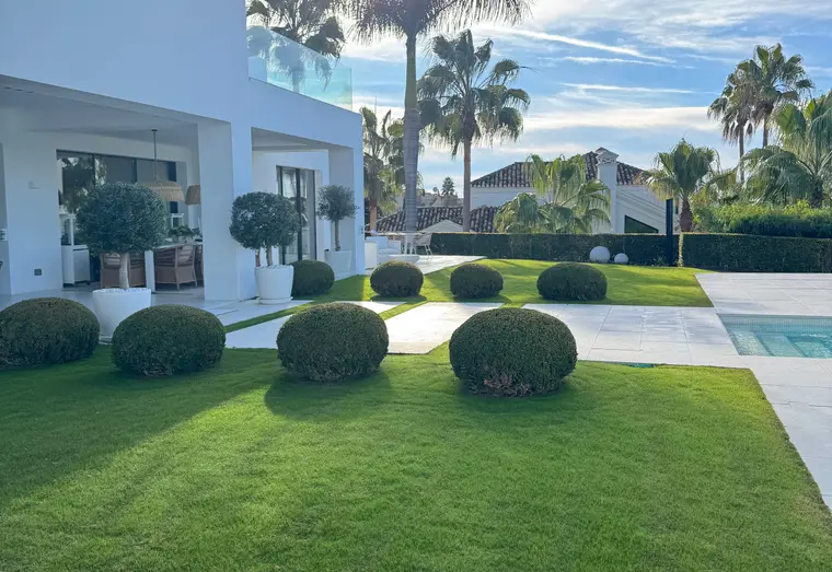 Paisajismo en Villa en Cancelada